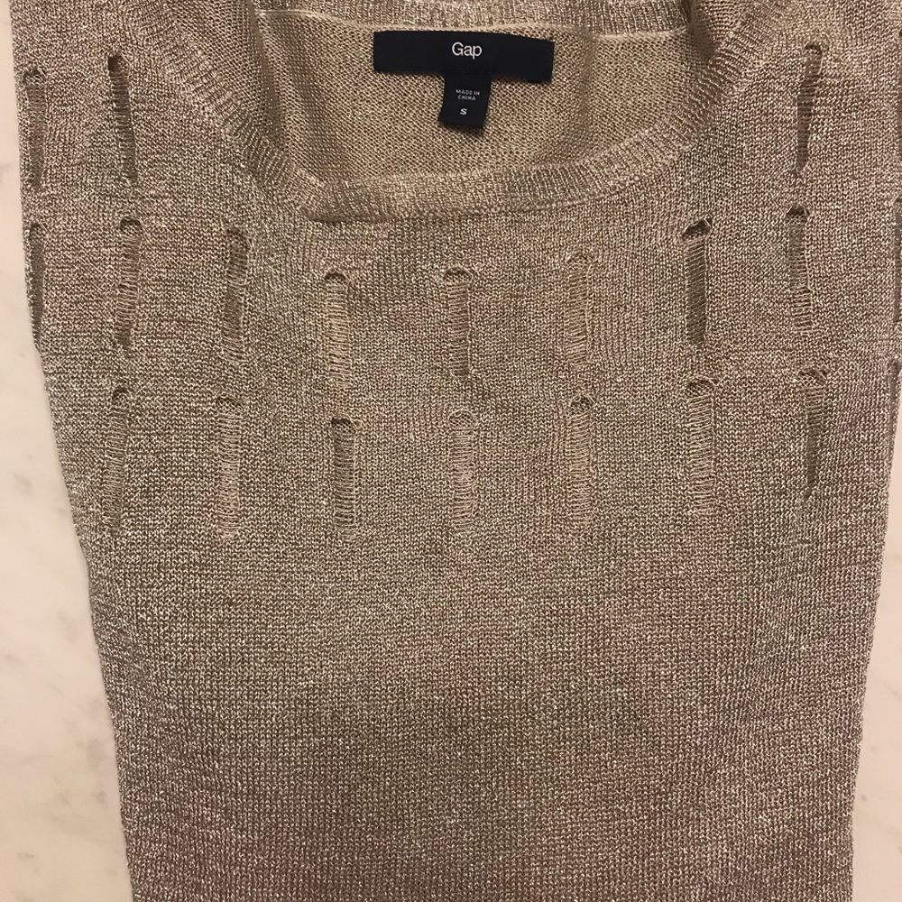 Gap sweater